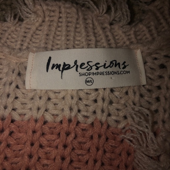 Multi color distressed sweater - Picture 4 of 4